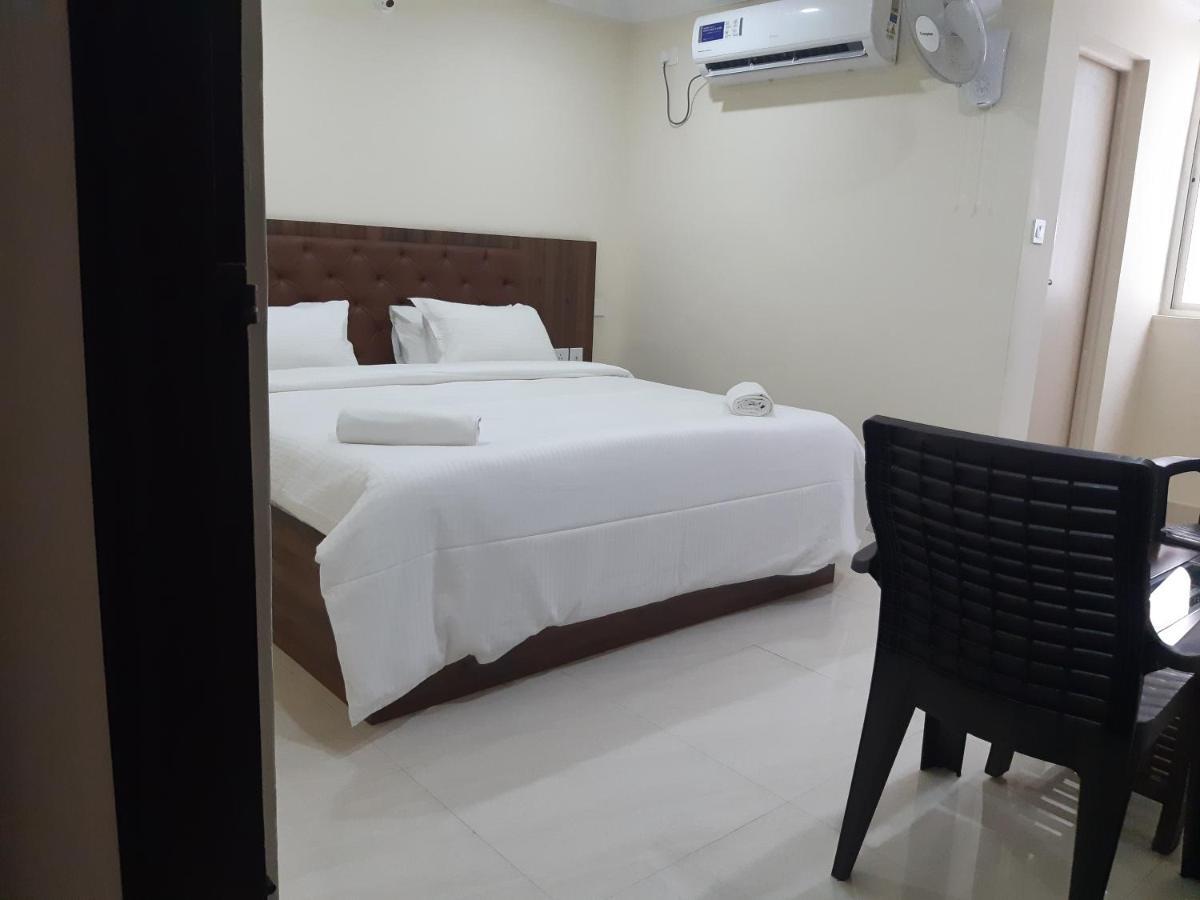 Cnr Residency Hotel Madanapalle Exterior foto