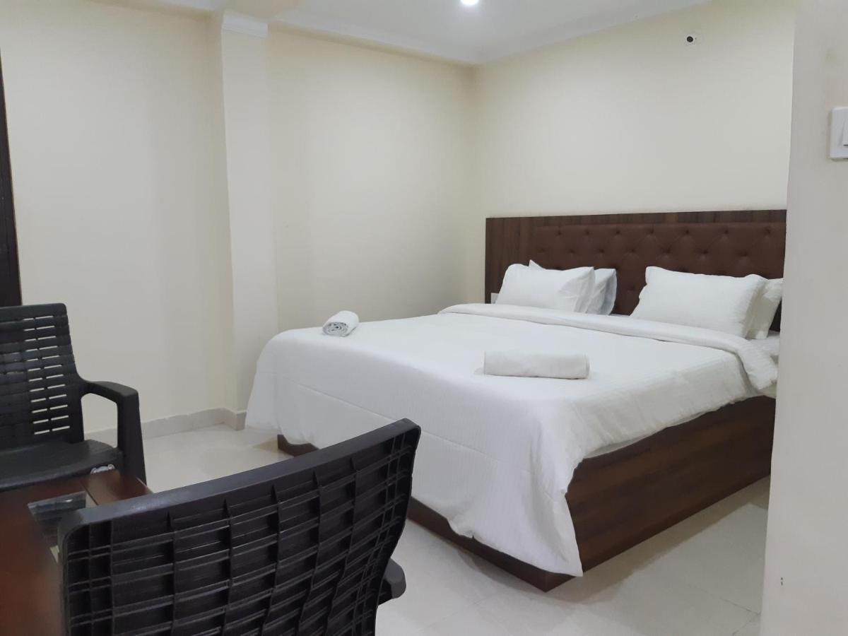 Cnr Residency Hotel Madanapalle Exterior foto